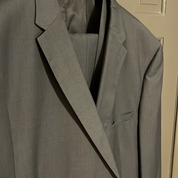 Caravelli gray 3 piece suite. Like new. 54L coat and 50 waist pant. - Picture 2 of 16